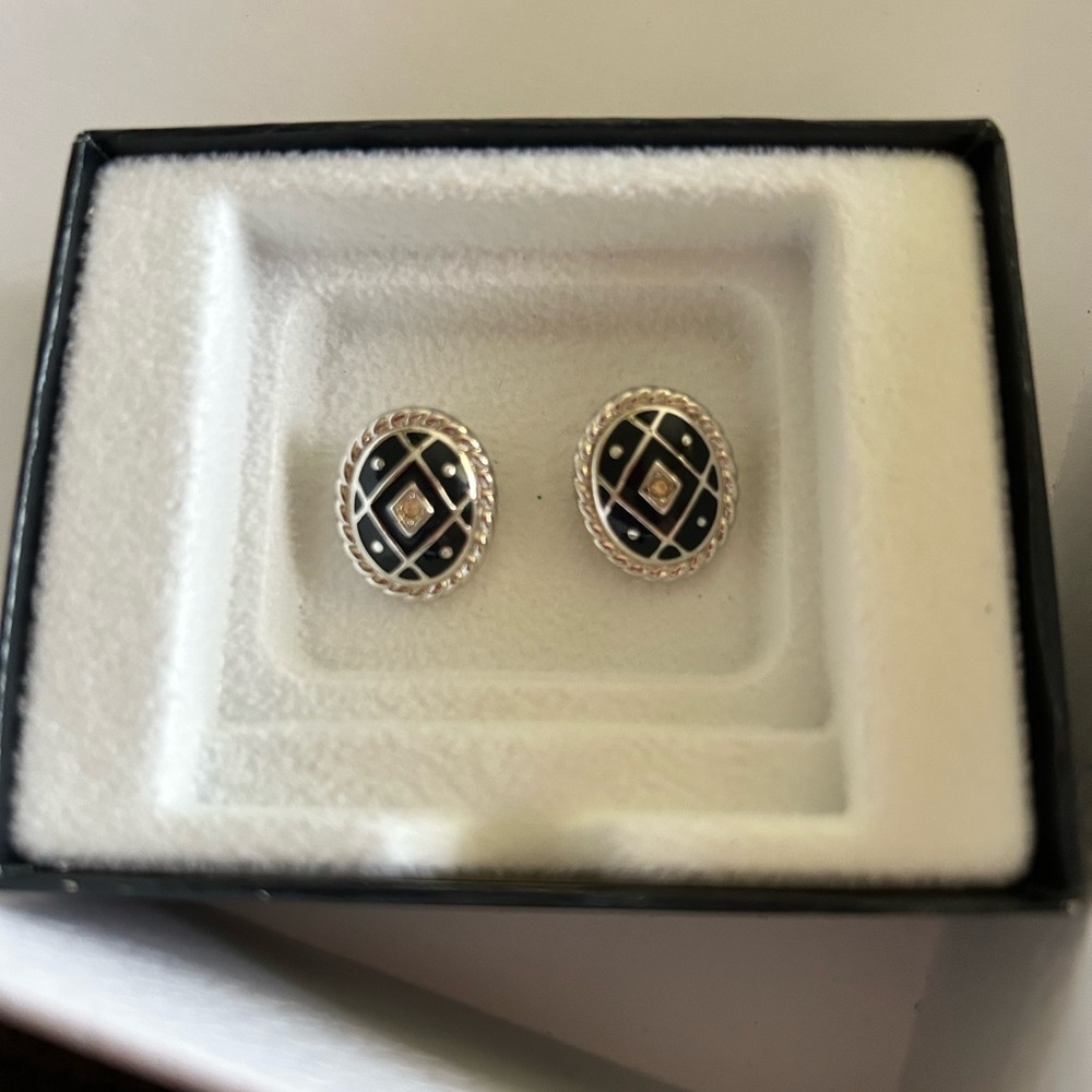 Burberrys Navy Blue and Silver Clip Earrings - Picture 2 of 6